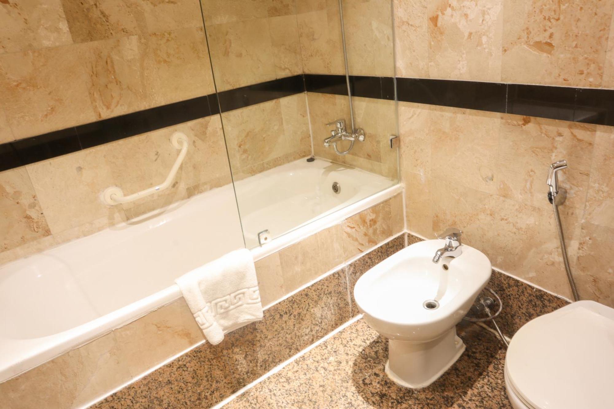 Happy Days Hotel Al Manamah Esterno foto