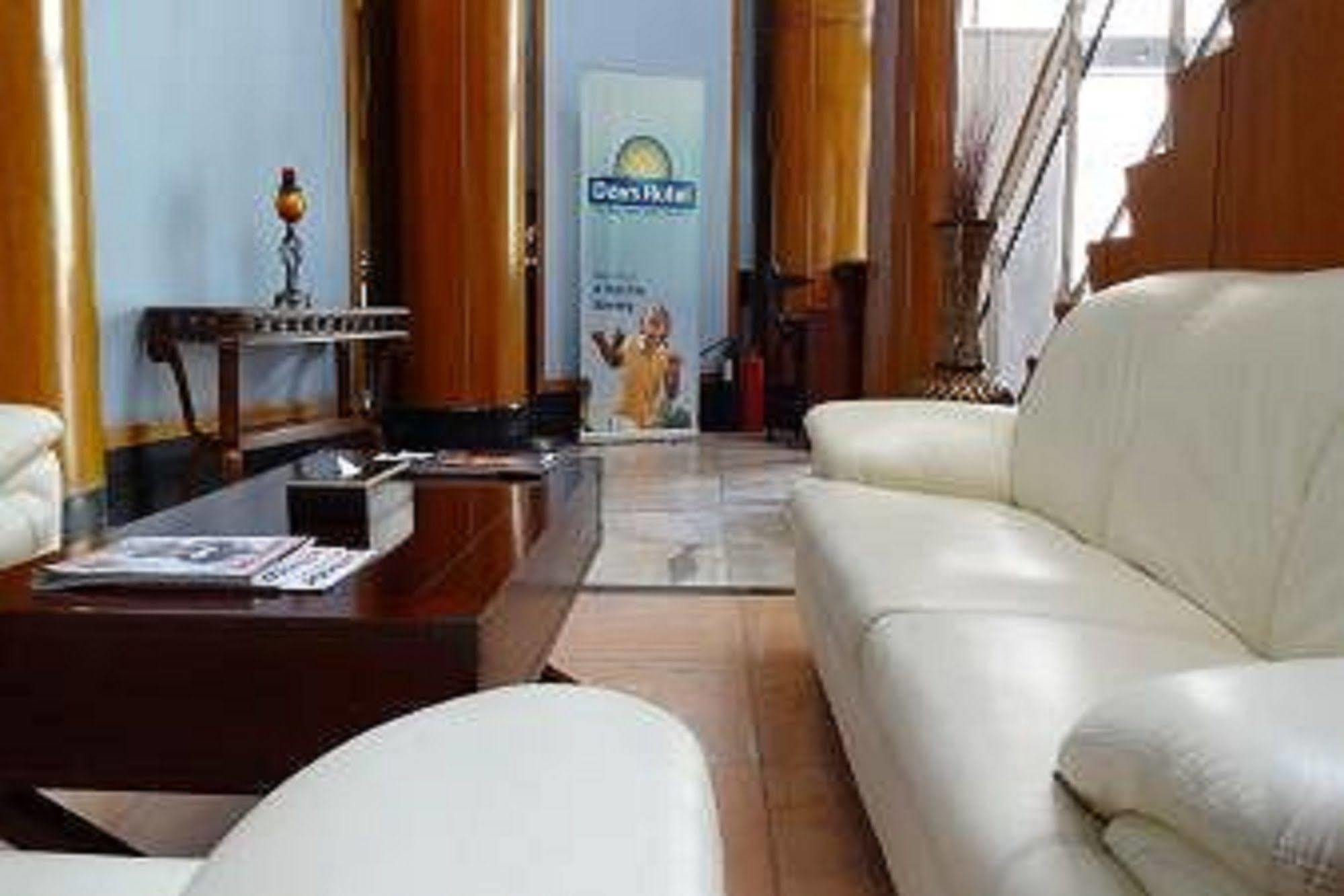 Happy Days Hotel Al Manamah Esterno foto