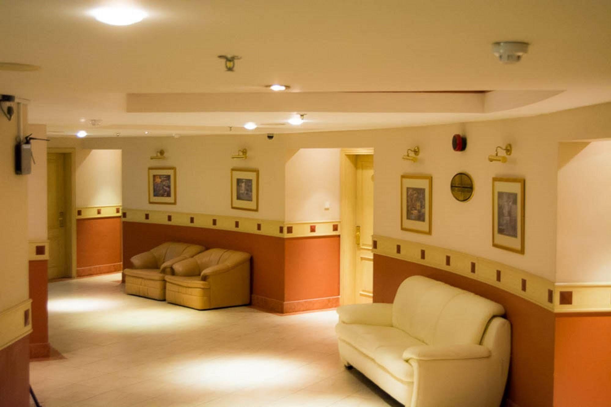 Happy Days Hotel Al Manamah Esterno foto